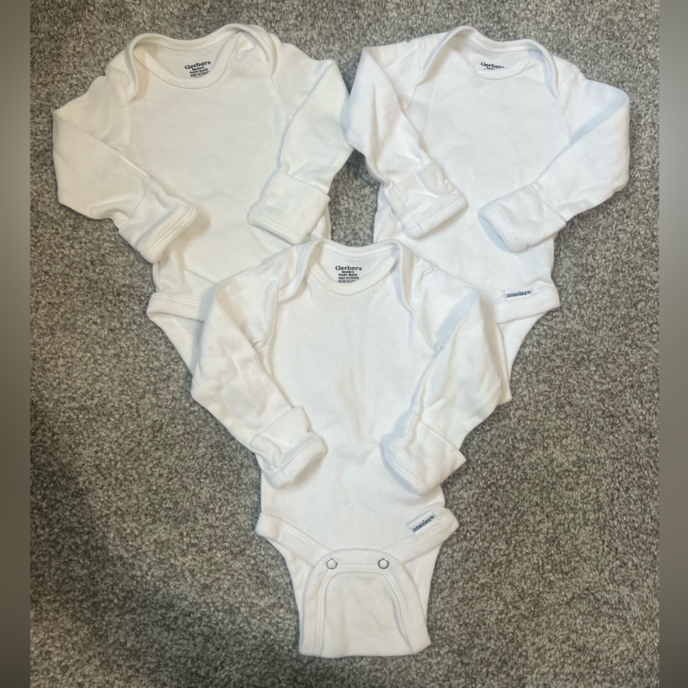 Gerber White Long Sleeve Onesies 3-Pack - Newborn